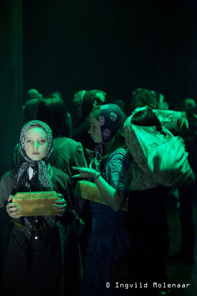BackstageO-18