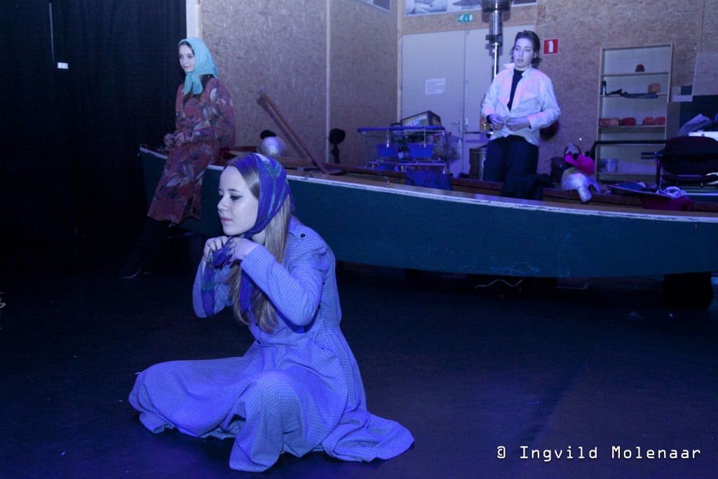 BackstageO-309